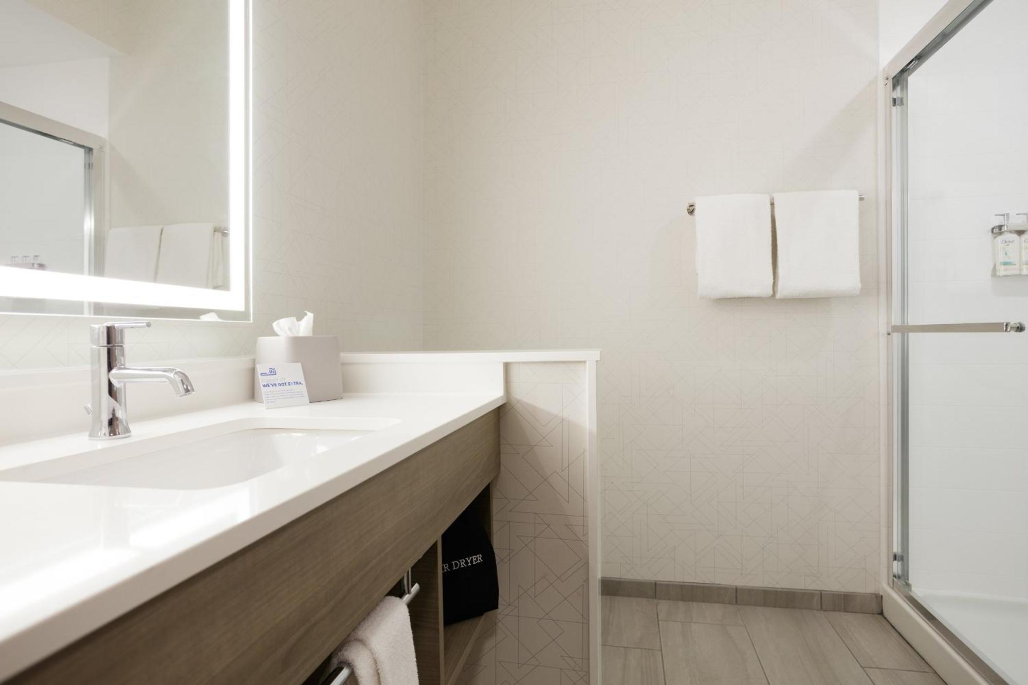 Holiday Inn Express & Suites Bryan - College Station By Ihg Eksteriør billede
